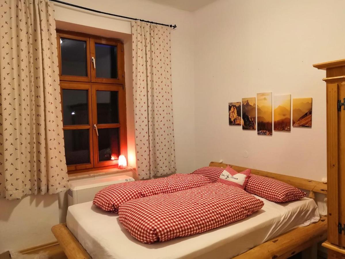 Ferienappartment Zum Gruenen Hirsch บาดอิสชิล ภายนอก รูปภาพ